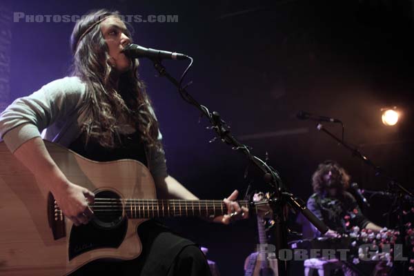 ANGUS AND JULIA STONE - 2010-05-08 - PARIS - Cafe de la Danse - 